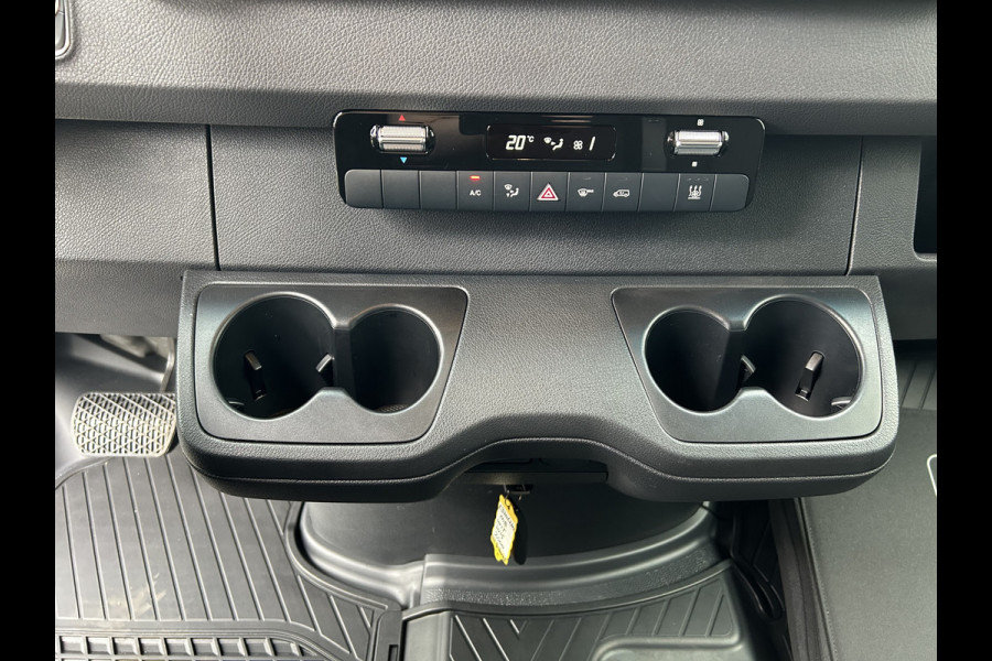 Mercedes-Benz eSprinter 320 L2 H2 Pro 81kWh / Snel laden 115Kw / Trekhaak / MBUX / Navigatie / Camera / Cruise control / Airco / 270 Graden achterdeuren