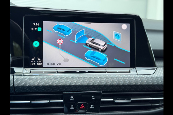 Volkswagen Golf 1.5 eTSI R-Line Pano/H&K/Matrix/Trekhaak