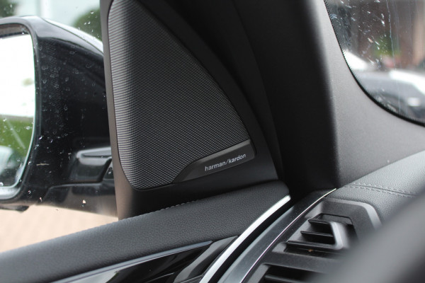 BMW iX3 High Executive 80 kWh / Trekhaak / Panoramadak / 360Camera / Head-up / Laser LED / Harman Kardon / ACC / Keyless / Dodehoek / DAB