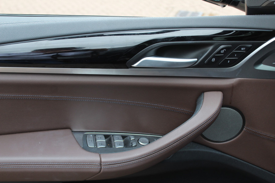 BMW iX3 High Executive 80 kWh / Trekhaak / Panoramadak / 360Camera / Head-up / Laser LED / Harman Kardon / ACC / Keyless / Dodehoek / DAB