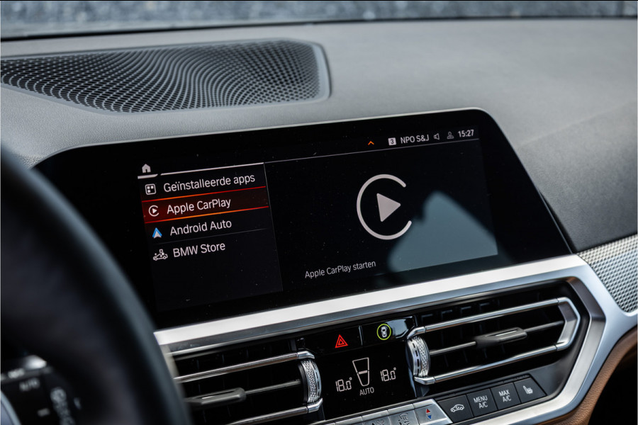 BMW 3 Serie Touring 330e M-sport Adaptief onderstel / 19inch / elec stoelen / Camera / Stoelverwarming
