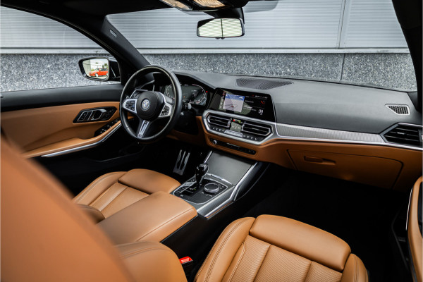 BMW 3 Serie Touring 330e M-sport Adaptief onderstel / 19inch / elec stoelen / Camera / Stoelverwarming