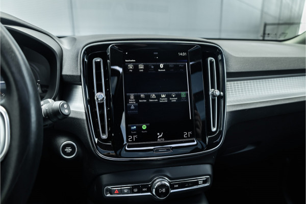 Volvo XC40 1.5 T4 Recharge Inscription Expression Trekhaak / Pano / Harman Kardon / Sportstoel