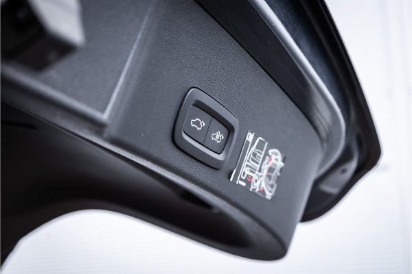 Volvo XC40 1.5 T4 Recharge Inscription Expression Trekhaak / Pano / Harman Kardon / Sportstoel