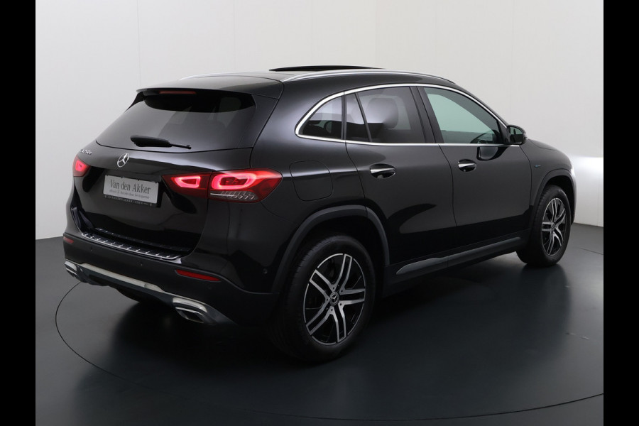 Mercedes-Benz GLA 250e Luxury // SoH 98% // Panoramadak // Memory // MultiBeam LED // Carplay // Keyless // Augmented Reality Sfeerverlichting