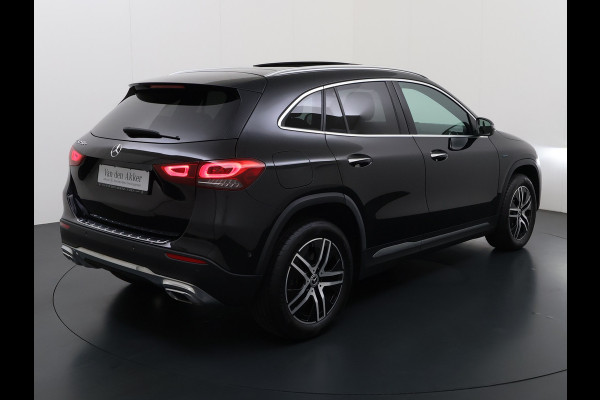 Mercedes-Benz GLA 250e Luxury // SoH 98% // Panoramadak // Memory // MultiBeam LED // Carplay // Keyless // Augmented Reality Sfeerverlichting