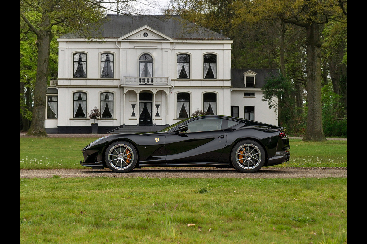 Ferrari 812 Superfast | Atelier Car | Full alcantara & carbon!