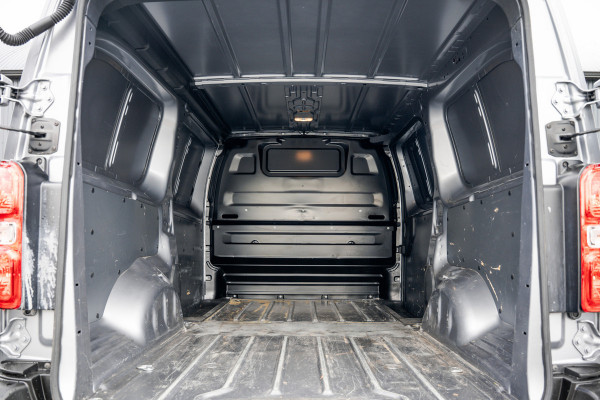 Opel Vivaro 2.0 | 145 PK | L3H1 | Camera | Carplay | Cruise | Airco | Parkeersensoren | 3-Zits