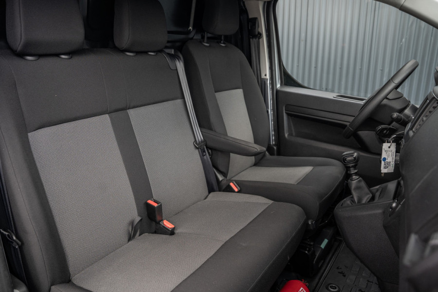 Opel Vivaro 2.0 | 145 PK | L3H1 | Camera | Carplay | Cruise | Airco | Parkeersensoren | 3-Zits
