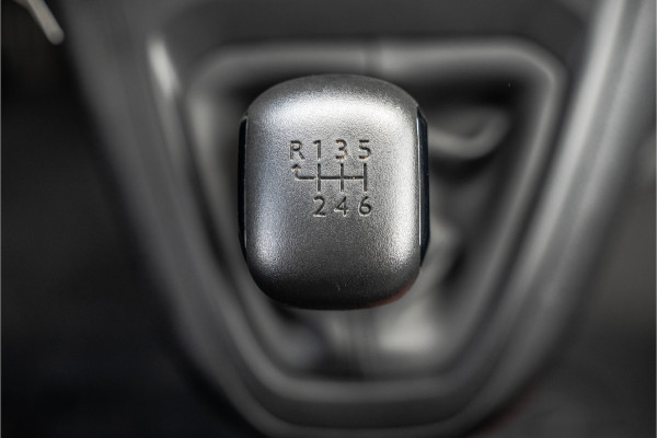 Opel Vivaro 2.0 | 145 PK | L3H1 | Camera | Carplay | Cruise | Airco | Parkeersensoren | 3-Zits