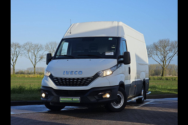 Iveco Daily 35S14 L2H2 L2H2, automaat, airco, kachel, cruise, trekhaak L2H2, automaat, airco, kachel, cruise, trekhaak.