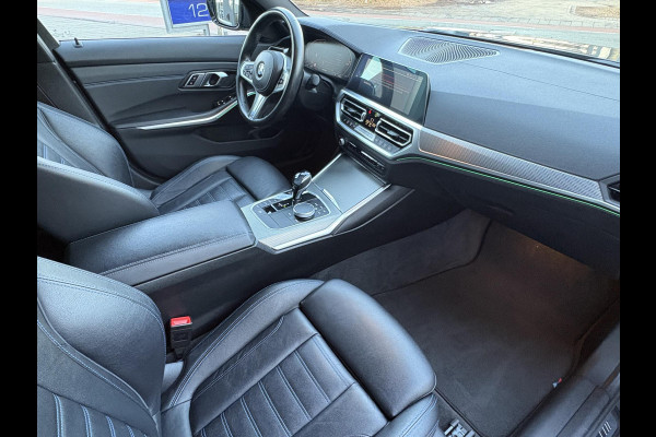 BMW 3 Serie Sedan 320i High Executive M Sport Pakket Automaat / Live Cockpit Professional / Leder / 19 Inch / Head-Up Display / Adaptive Cruise Control / Hifi / Shadow Line / M Sportremsysteem / Achteruitrijcamera