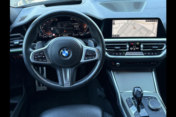BMW 3 Serie Sedan 320i High Executive M Sport Pakket Automaat / Live Cockpit Professional / Leder / 19 Inch / Head-Up Display / Adaptive Cruise Control / Hifi / Shadow Line / M Sportremsysteem / Achteruitrijcamera