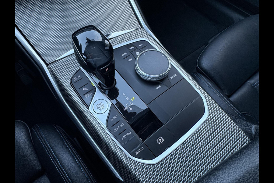 BMW 3 Serie Sedan 320i High Executive M Sport Pakket Automaat / Live Cockpit Professional / Leder / 19 Inch / Head-Up Display / Adaptive Cruise Control / Hifi / Shadow Line / M Sportremsysteem / Achteruitrijcamera