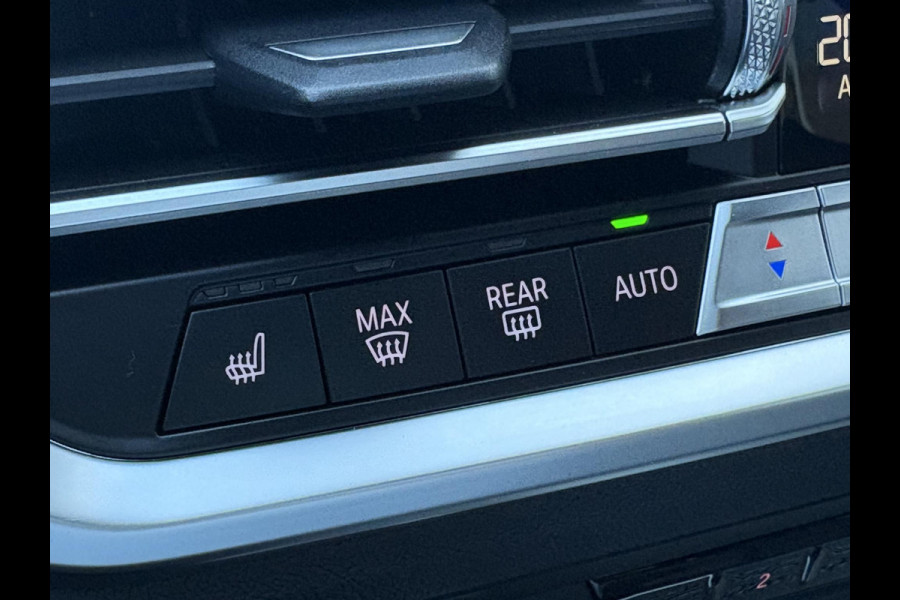 BMW 3 Serie Sedan 320i High Executive M Sport Pakket Automaat / Live Cockpit Professional / Leder / 19 Inch / Head-Up Display / Adaptive Cruise Control / Hifi / Shadow Line / M Sportremsysteem / Achteruitrijcamera