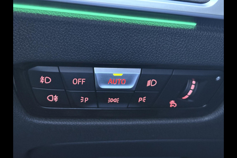 BMW 3 Serie Sedan 320i High Executive M Sport Pakket Automaat / Live Cockpit Professional / Leder / 19 Inch / Head-Up Display / Adaptive Cruise Control / Hifi / Shadow Line / M Sportremsysteem / Achteruitrijcamera