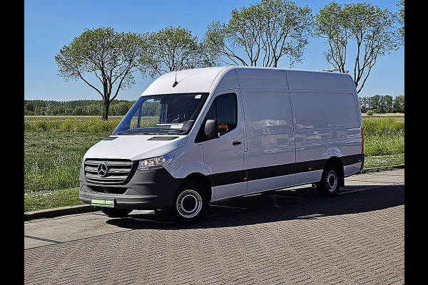 Mercedes-Benz Sprinter 317 L3H2 3.5T Trekhaak Mbux Camera 170Pk Euro6 Airco! L3H2 3.5T-AHG Mbux Camera 170Pk Euro6 Airco!