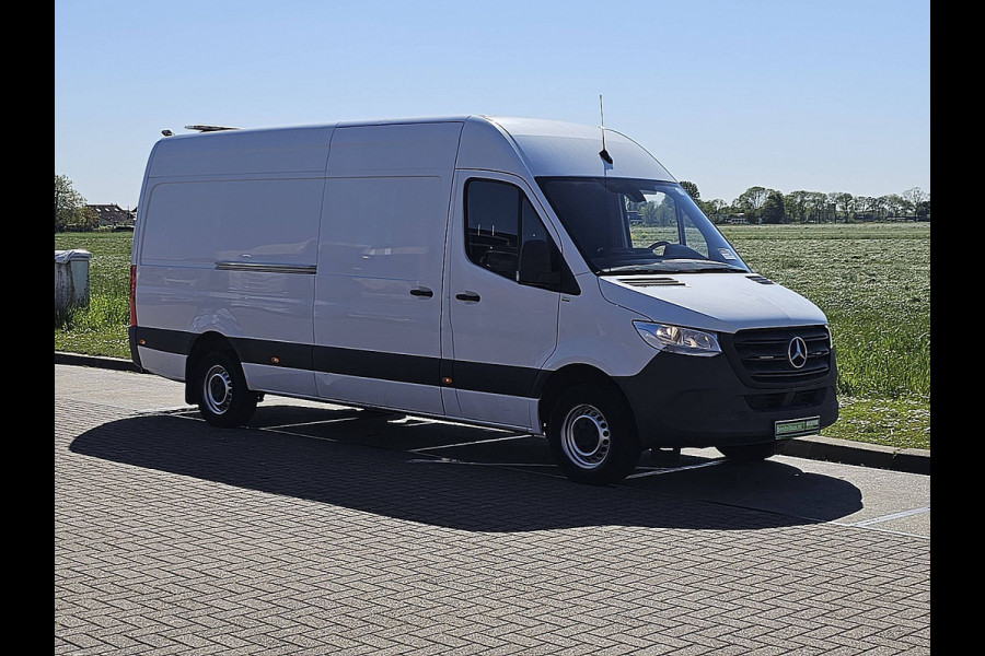 Mercedes-Benz Sprinter 317 L3H2 3.5T Trekhaak Mbux Camera 170Pk Euro6 Airco! L3H2 3.5T-AHG Mbux Camera 170Pk Euro6 Airco!