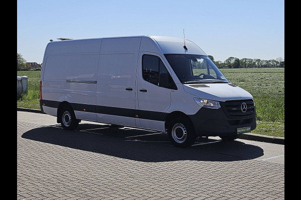 Mercedes-Benz Sprinter 317 L3H2 3.5T Trekhaak Mbux Camera 170Pk Euro6 Airco! L3H2 3.5T-AHG Mbux Camera 170Pk Euro6 Airco!