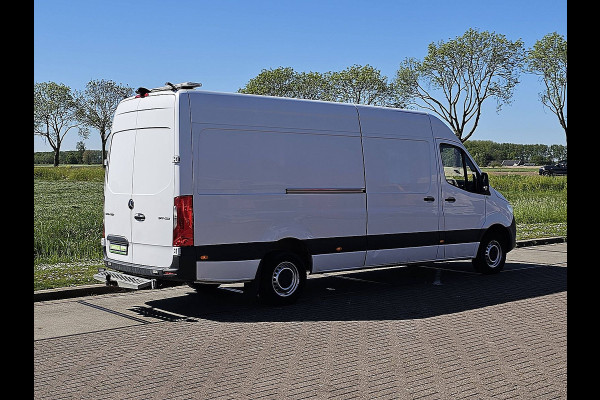Mercedes-Benz Sprinter 317 L3H2 3.5T Trekhaak Mbux Camera 170Pk Euro6 Airco! L3H2 3.5T-AHG Mbux Camera 170Pk Euro6 Airco!
