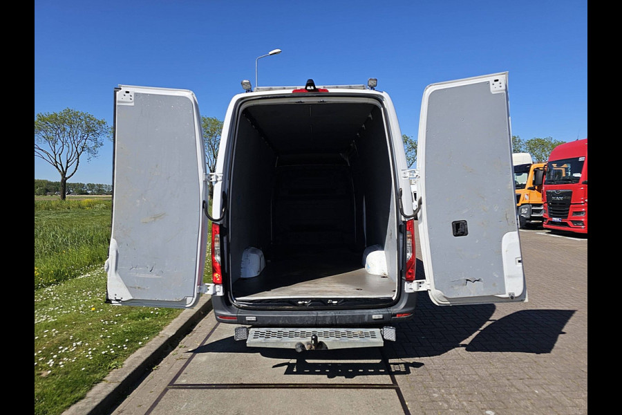 Mercedes-Benz Sprinter 317 L3H2 3.5T Trekhaak Mbux Camera 170Pk Euro6 Airco! L3H2 3.5T-AHG Mbux Camera 170Pk Euro6 Airco!