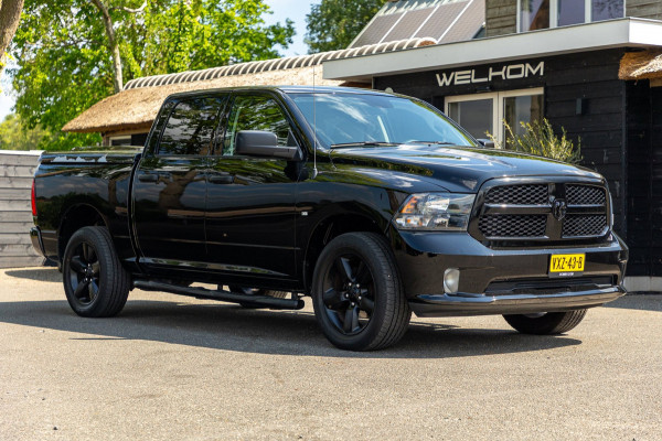 Dodge Ram 1500 5.7 V8 4x4 Crew Cab Big Horn Trekhaak I LPG I Sidebars I CarPlay I BTW I NAP