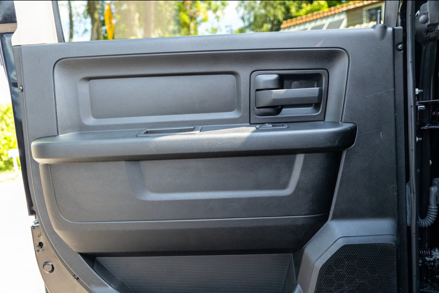 Dodge Ram 1500 5.7 V8 4x4 Crew Cab Big Horn Trekhaak I LPG I Sidebars I CarPlay I BTW I NAP