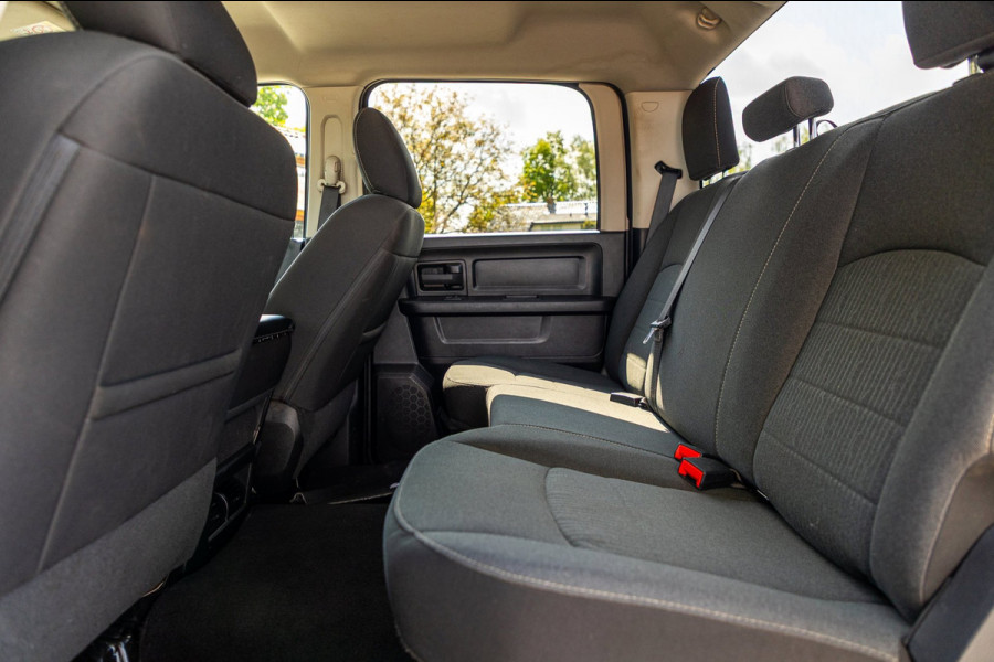 Dodge Ram 1500 5.7 V8 4x4 Crew Cab Big Horn Trekhaak I LPG I Sidebars I CarPlay I BTW I NAP