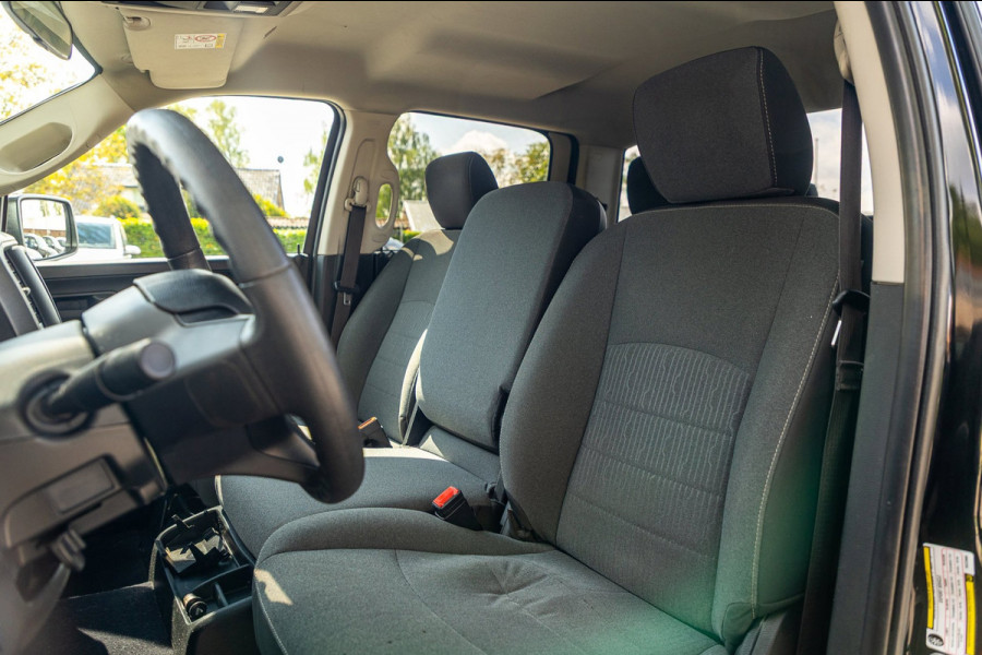 Dodge Ram 1500 5.7 V8 4x4 Crew Cab Big Horn Trekhaak I LPG I Sidebars I CarPlay I BTW I NAP