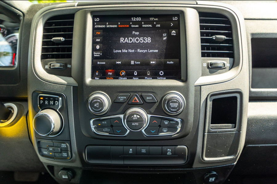 Dodge Ram 1500 5.7 V8 4x4 Crew Cab Big Horn Trekhaak I LPG I Sidebars I CarPlay I BTW I NAP