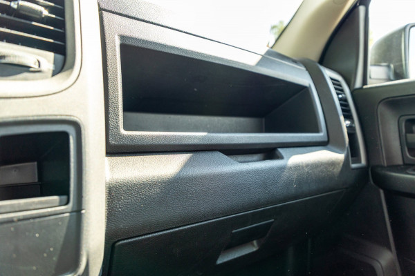 Dodge Ram 1500 5.7 V8 4x4 Crew Cab Big Horn Trekhaak I LPG I Sidebars I CarPlay I BTW I NAP