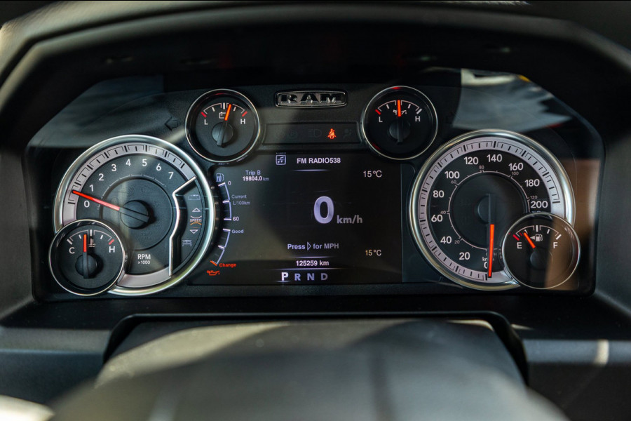 Dodge Ram 1500 5.7 V8 4x4 Crew Cab Big Horn Trekhaak I LPG I Sidebars I CarPlay I BTW I NAP