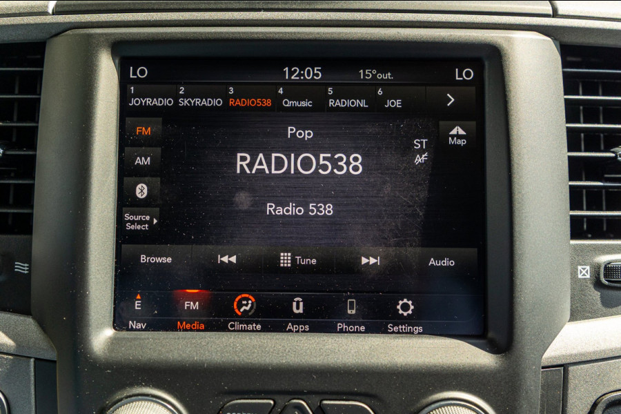 Dodge Ram 1500 5.7 V8 4x4 Crew Cab Big Horn Trekhaak I LPG I Sidebars I CarPlay I BTW I NAP