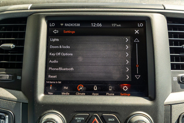Dodge Ram 1500 5.7 V8 4x4 Crew Cab Big Horn Trekhaak I LPG I Sidebars I CarPlay I BTW I NAP
