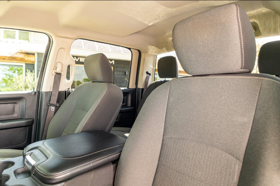 Dodge Ram 1500 5.7 V8 4x4 Crew Cab Big Horn Trekhaak I LPG I Sidebars I CarPlay I BTW I NAP