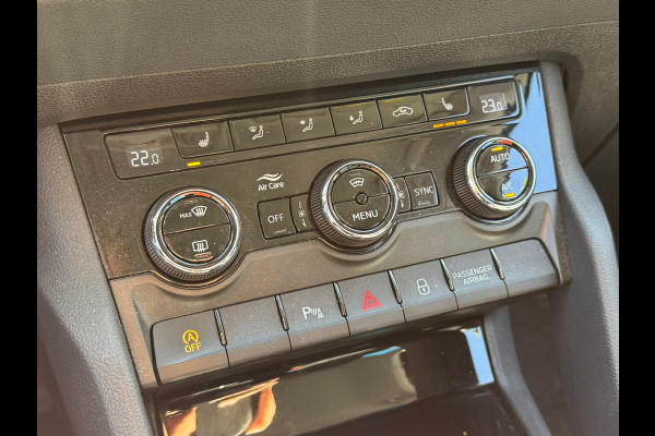 Škoda Karoq 1.5 TSI ACT 150PK DSG BUSINESS EDITION CAMERA/ACC/CARPLAY/LED