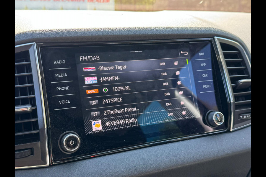 Škoda Karoq 1.5 TSI ACT 150PK DSG BUSINESS EDITION CAMERA/ACC/CARPLAY/LED