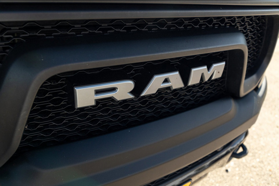Dodge Ram 1500 5.7 V8 4x4 Crew Cab Rebel Panoramadak I Leder zwart rood I Camera I Nieuwe banden I LPG I Luchtvering I Trekhaak