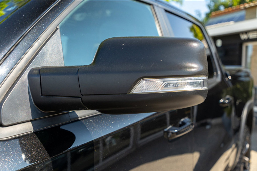 Dodge Ram 1500 5.7 V8 4x4 Crew Cab Rebel Panoramadak I Leder zwart rood I Camera I Nieuwe banden I LPG I Luchtvering I Trekhaak
