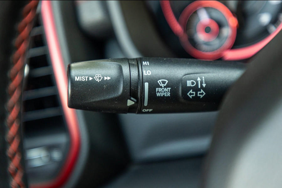 Dodge Ram 1500 5.7 V8 4x4 Crew Cab Rebel Panoramadak I Leder zwart rood I Camera I Nieuwe banden I LPG I Luchtvering I Trekhaak