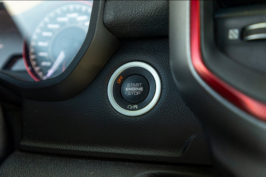 Dodge Ram 1500 5.7 V8 4x4 Crew Cab Rebel Panoramadak I Leder zwart rood I Camera I Nieuwe banden I LPG I Luchtvering I Trekhaak