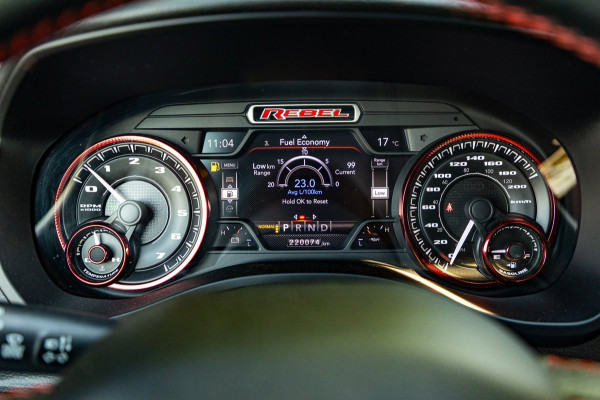 Dodge Ram 1500 5.7 V8 4x4 Crew Cab Rebel Panoramadak I Leder zwart rood I Camera I Nieuwe banden I LPG I Luchtvering I Trekhaak