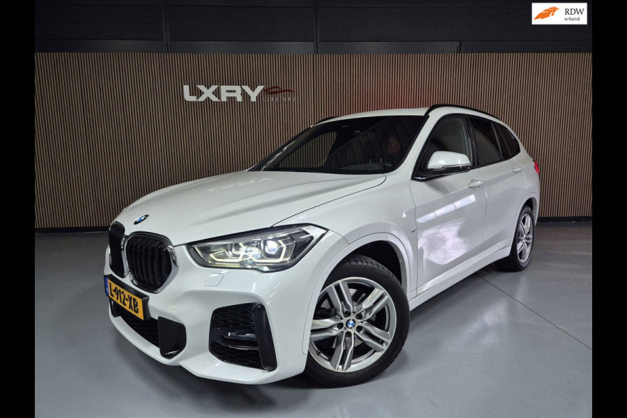 BMW X1 XDrive20i High Executive | Clima | Navi | Pano | Cruise | Camera | Stoelverwarming |