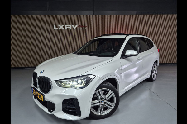 BMW X1 XDrive20i High Executive | Clima | Navi | Pano | Cruise | Camera | Stoelverwarming |