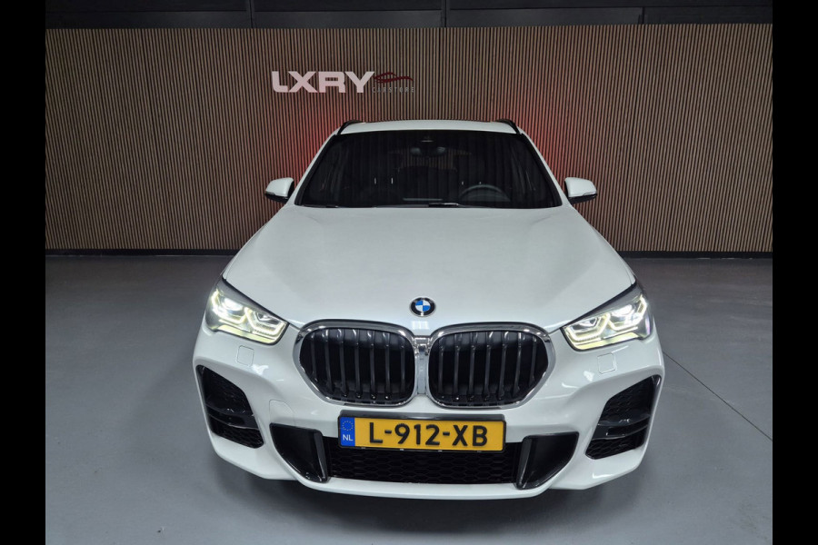 BMW X1 XDrive20i High Executive | Clima | Navi | Pano | Cruise | Camera | Stoelverwarming |