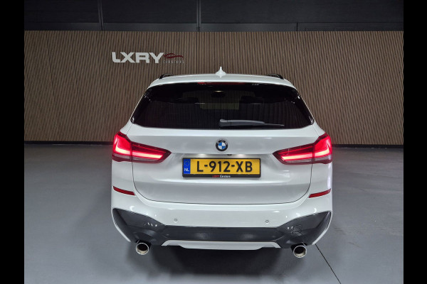 BMW X1 XDrive20i High Executive | Clima | Navi | Pano | Cruise | Camera | Stoelverwarming |