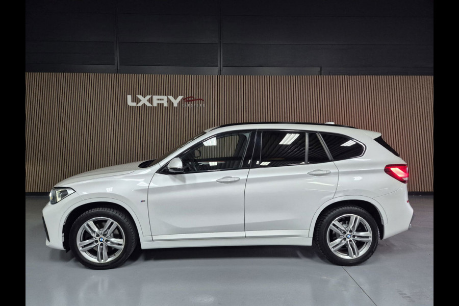 BMW X1 XDrive20i High Executive | Clima | Navi | Pano | Cruise | Camera | Stoelverwarming |