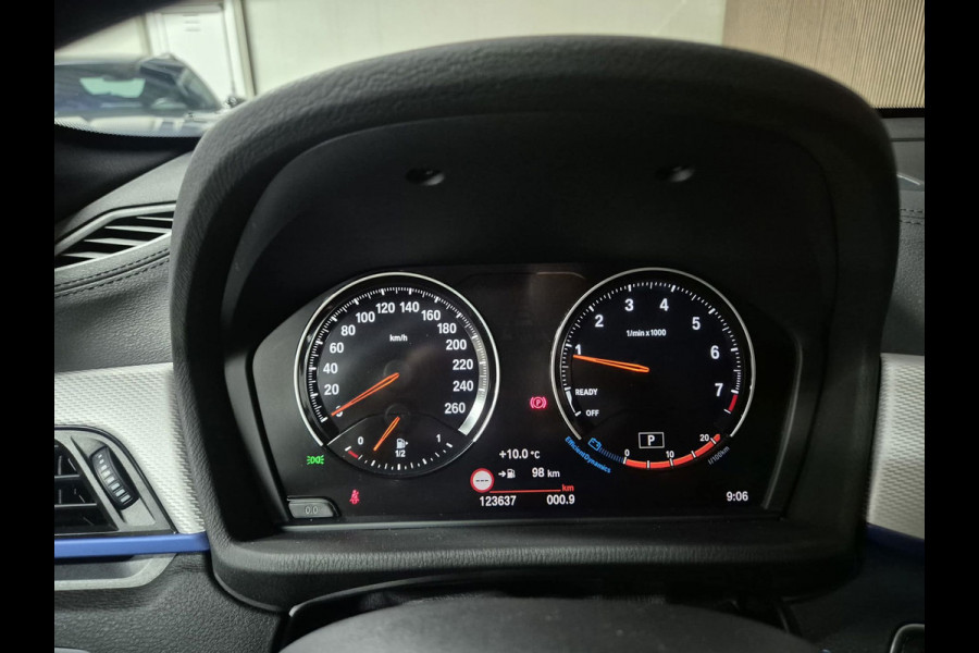 BMW X1 XDrive20i High Executive | Clima | Navi | Pano | Cruise | Camera | Stoelverwarming |