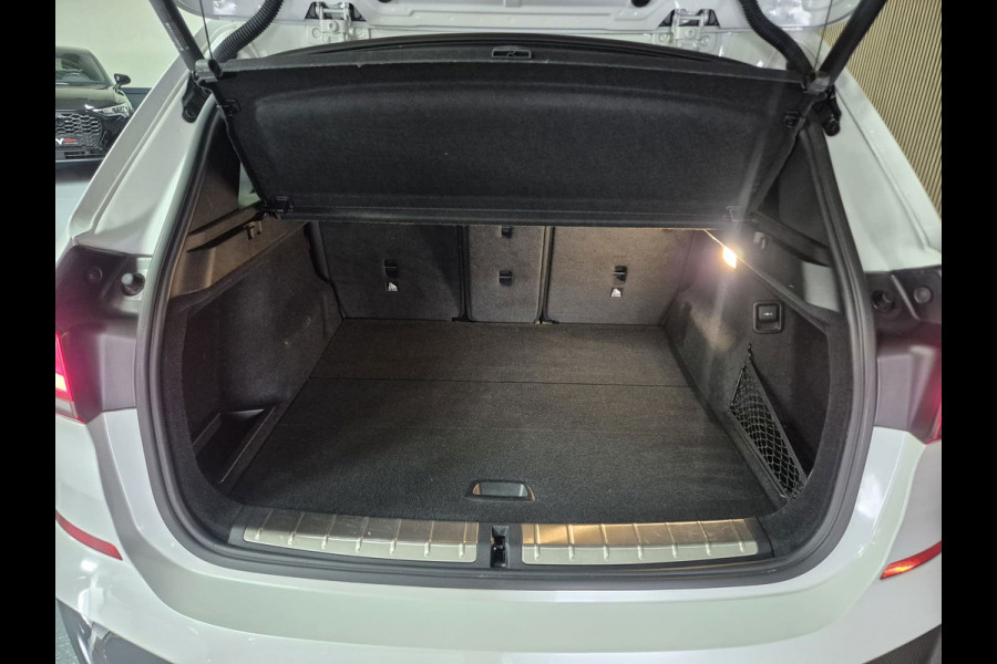 BMW X1 XDrive20i High Executive | Clima | Navi | Pano | Cruise | Camera | Stoelverwarming |