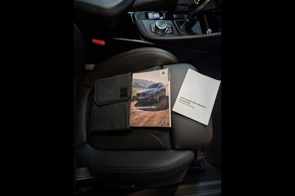 BMW X1 XDrive20i High Executive | Clima | Navi | Pano | Cruise | Camera | Stoelverwarming |